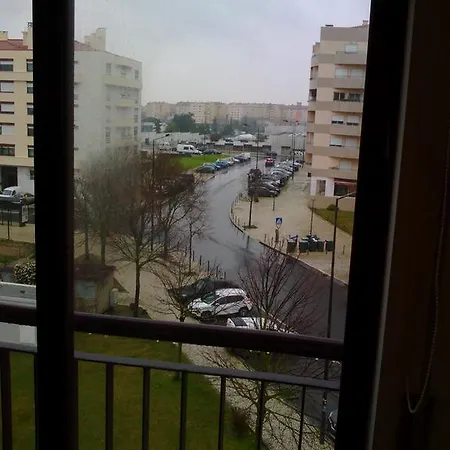 Telheiras 2 شقة